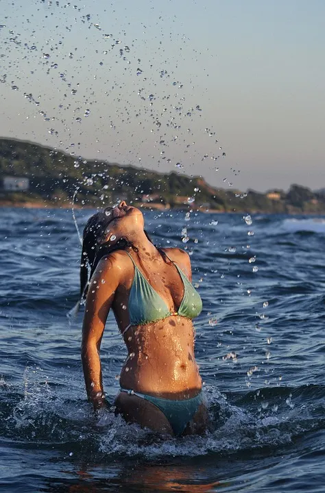 Tinder bikinikuva 2